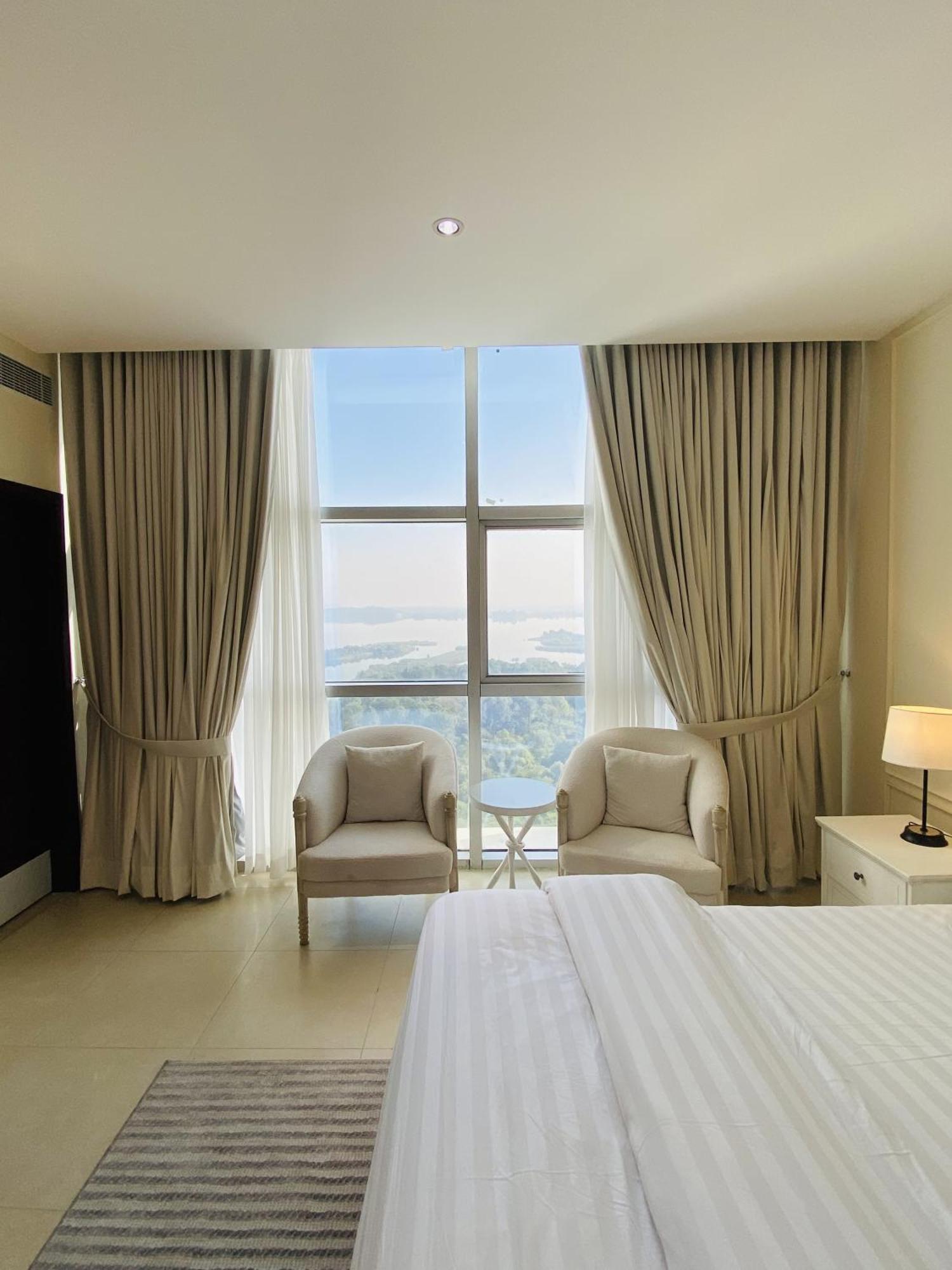 One Constitution Avenue - Apartments By Superhost Stays Исламабад Екстериор снимка